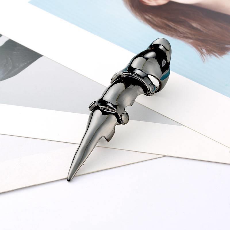 Revenant Skull Knuckle Ring - AKAK BODYJEWELRY - ear - tunnel