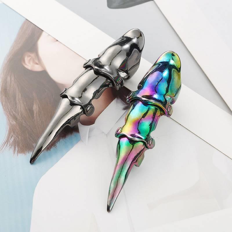 Revenant Skull Knuckle Ring - AKAK BODYJEWELRY - ear - tunnel