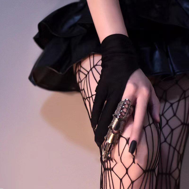 Revenant Skull Knuckle Ring - AKAK BODYJEWELRY - ear - tunnel