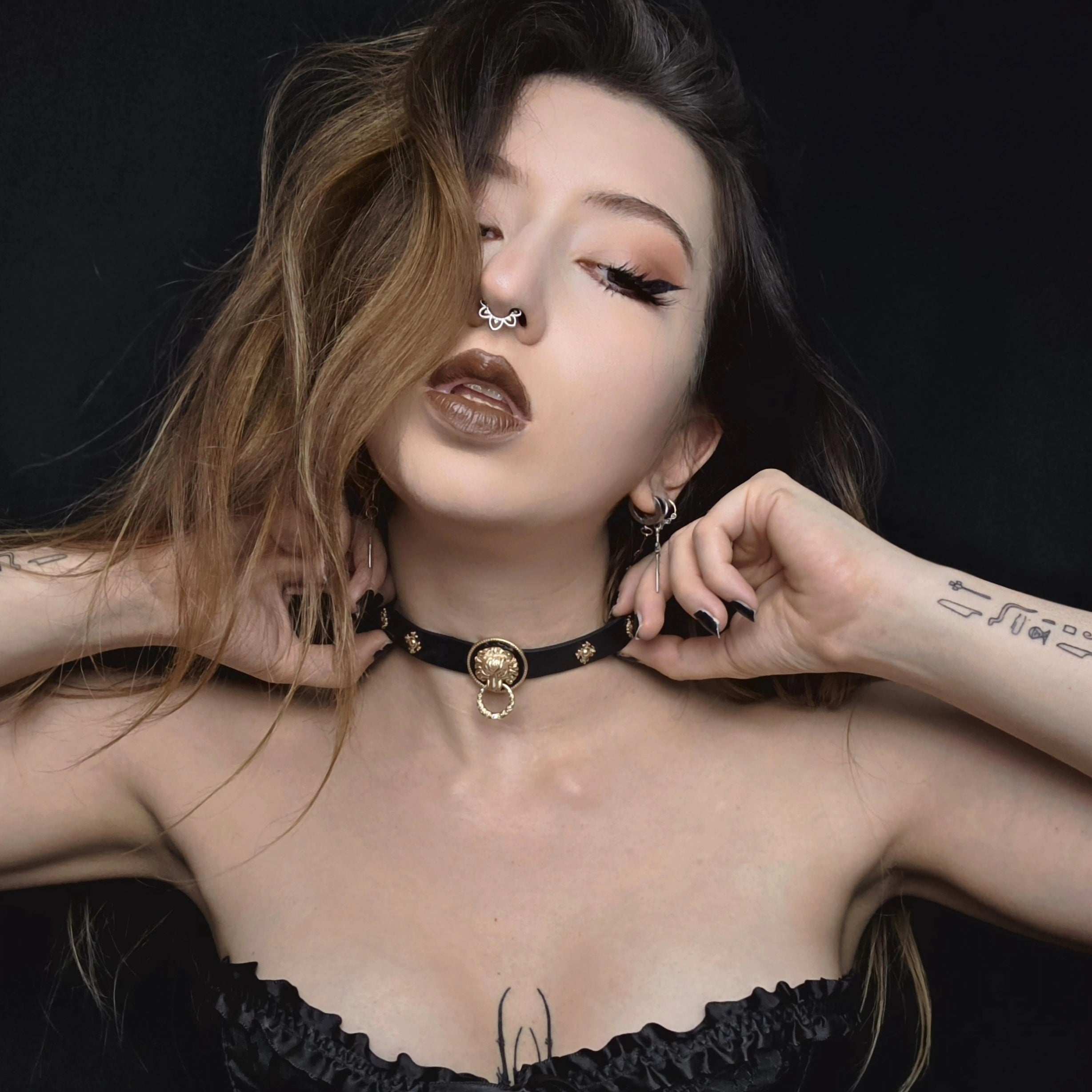Regal Roar Leather Gothic Choker
