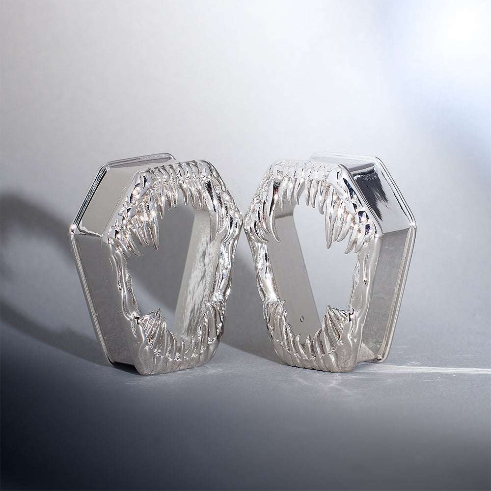 Tungsten Steel Coffin Fang Ear Gauge Tunnel (2Pcs)