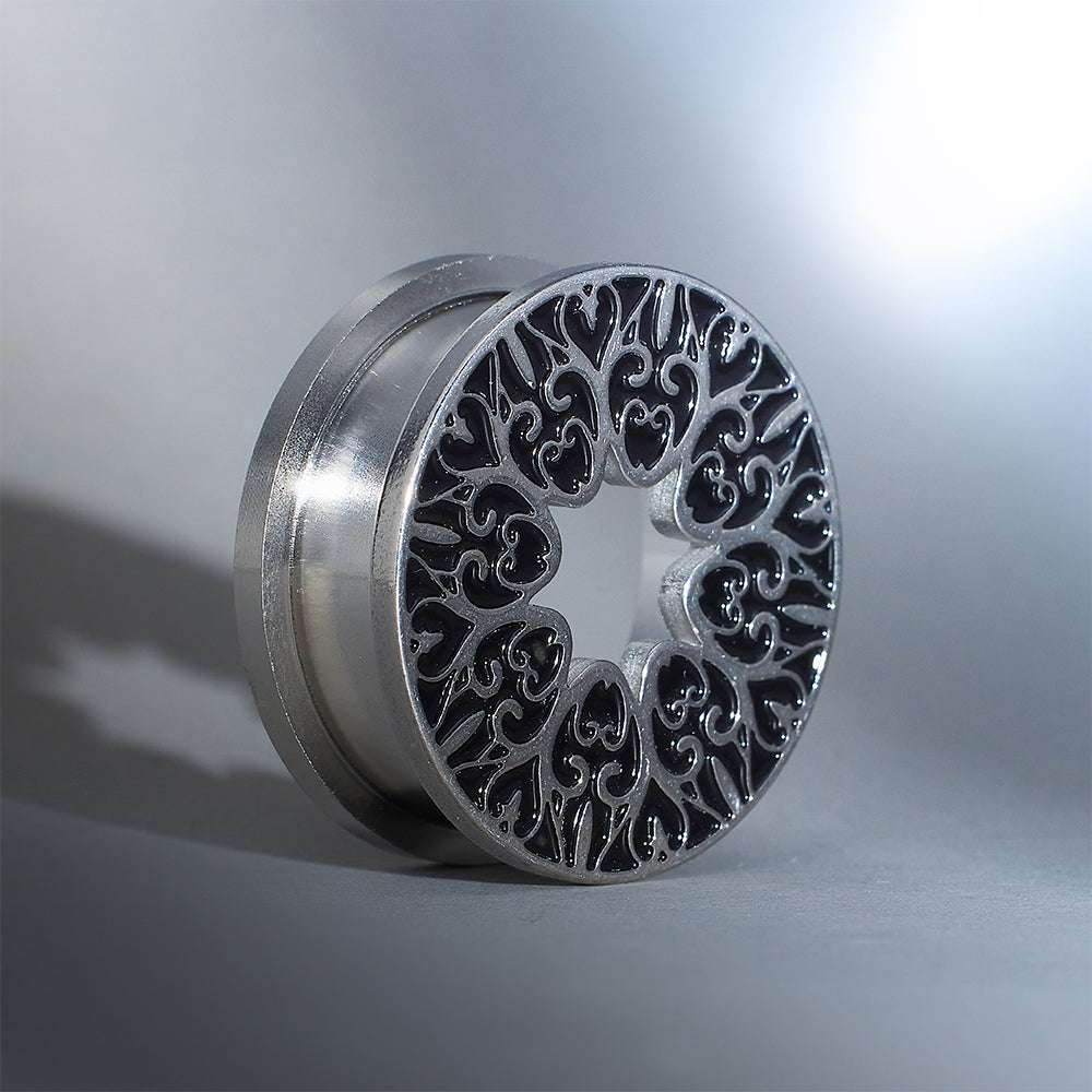 Stainless Steel Pattern Fiore Ear Piercing Ear Gauge Tunnels 2pcs