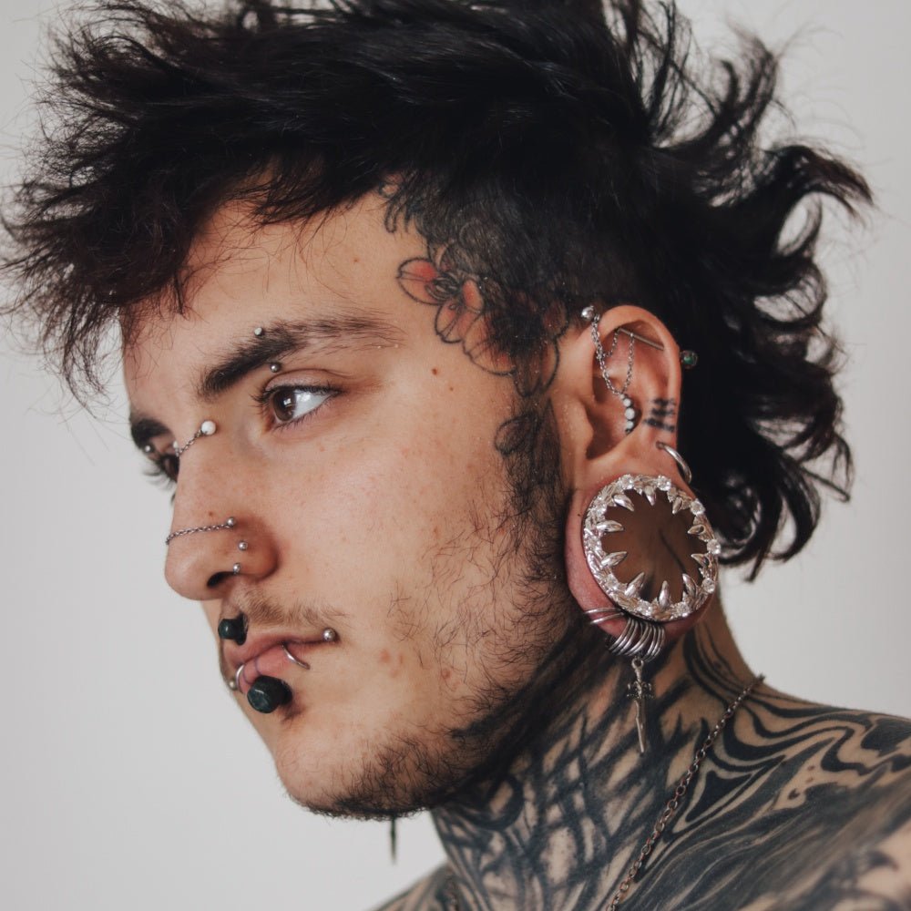 Strange Flower Moissanite 14K Ear Gauge Tunnel (2Pcs) - AKAK BODYJEWELRY