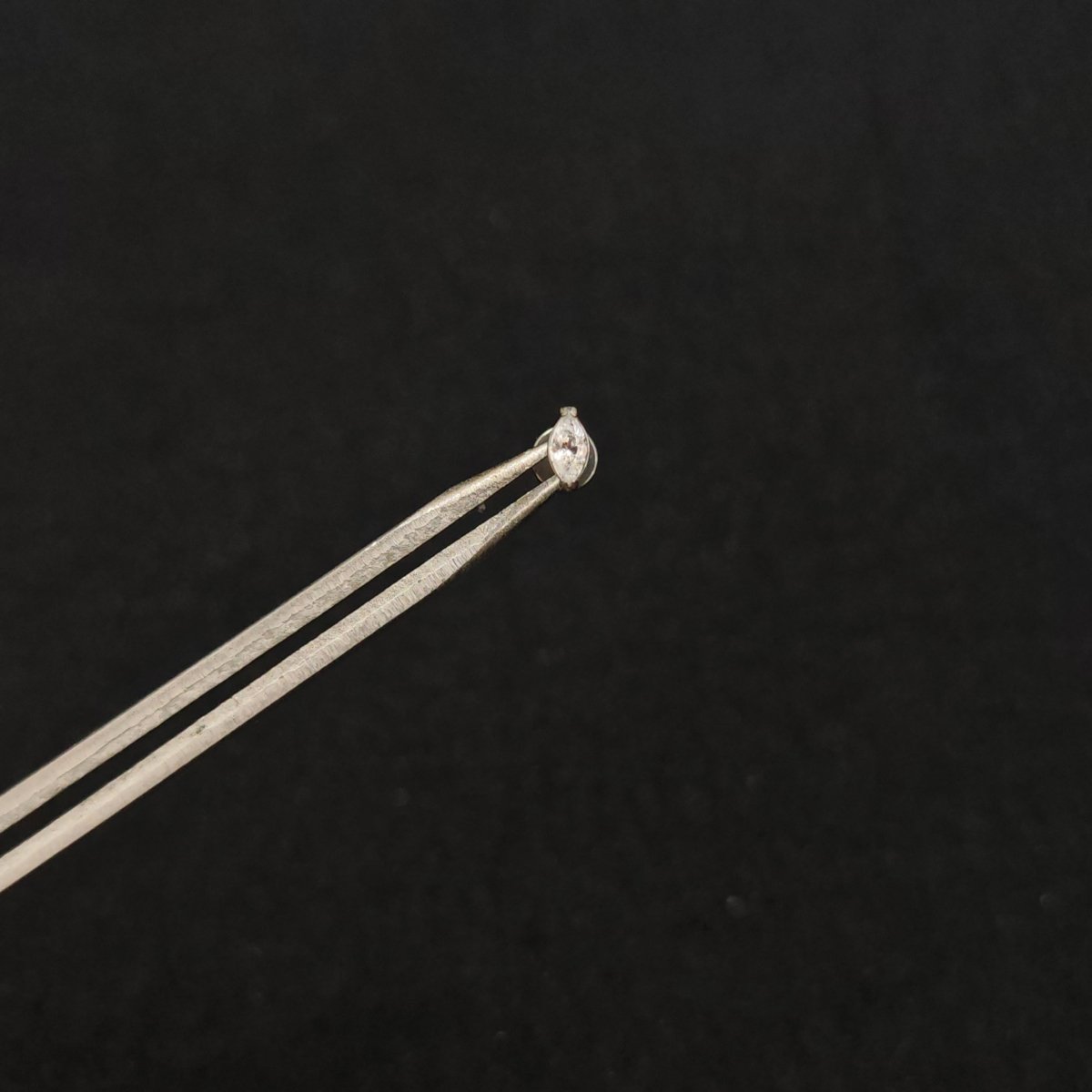 Titanium Single CZ Prong-Set Piercing Stud | 1PC – Blue / White / Pink | Ear Nose Body Jewelry - AKAK BODYJEWELRY-ear-tunnel