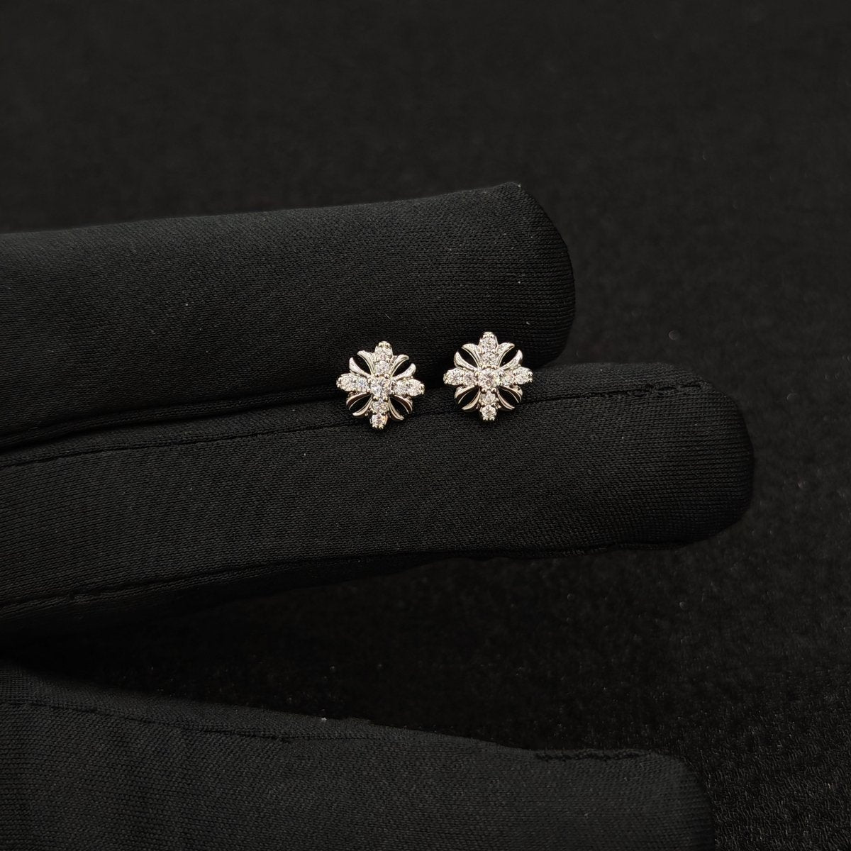 Titanium Snowflake Zircon Cartilage Piercing Stud – Sold Individually | Ear, Nose & Body Jewelry - AKAK BODYJEWELRY-ear-tunnel